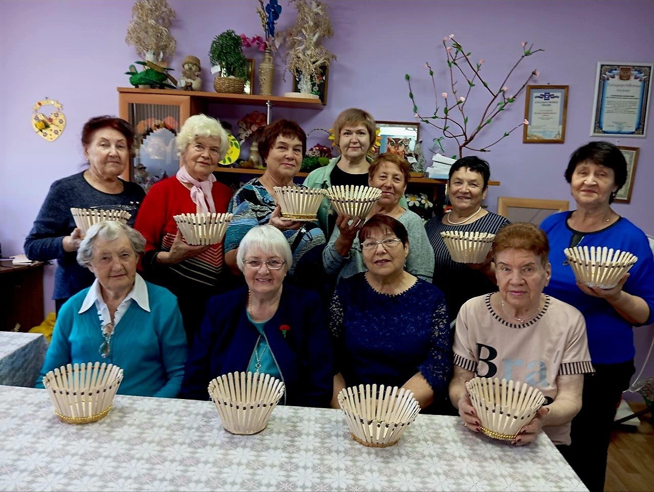 Пенсионеры из Базарно-Карабулакского района нашли новое применение палочкам для мороженого